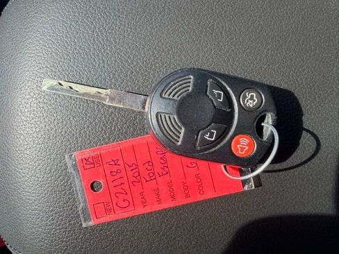 Used 2015 Ford Escape SE w/ Equipment Group 201A image 39