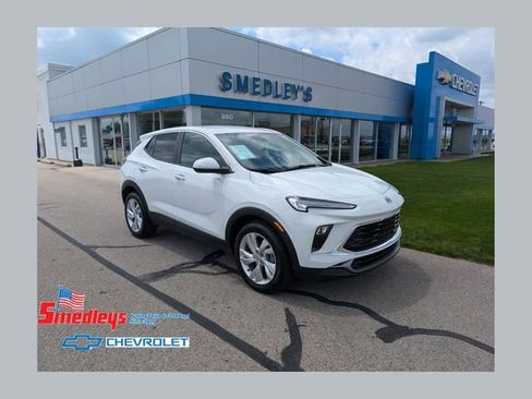 Used 2024 Buick Encore GX Preferred FWD image 1