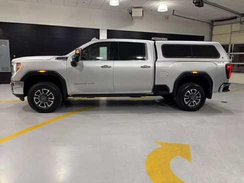 Used 2021 GMC Sierra 2500 SLT w/ SLT Preferred Package image 3
