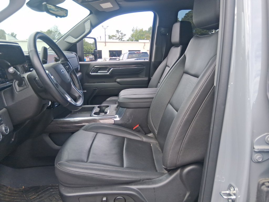 Used 2024 Chevrolet Silverado 2500 LTZ w/ LTZ Plus Package AWD/4WD image 15