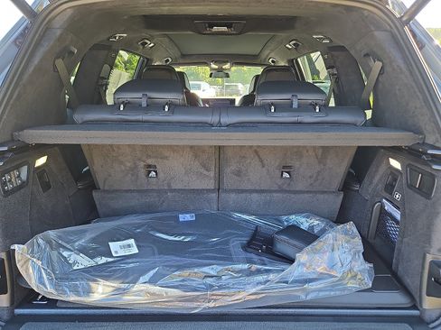 Used 2026 BMW X7 xDrive40i w/ Premium Package image 12