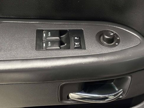 Used 2010 Dodge Challenger R/T RWD image 26