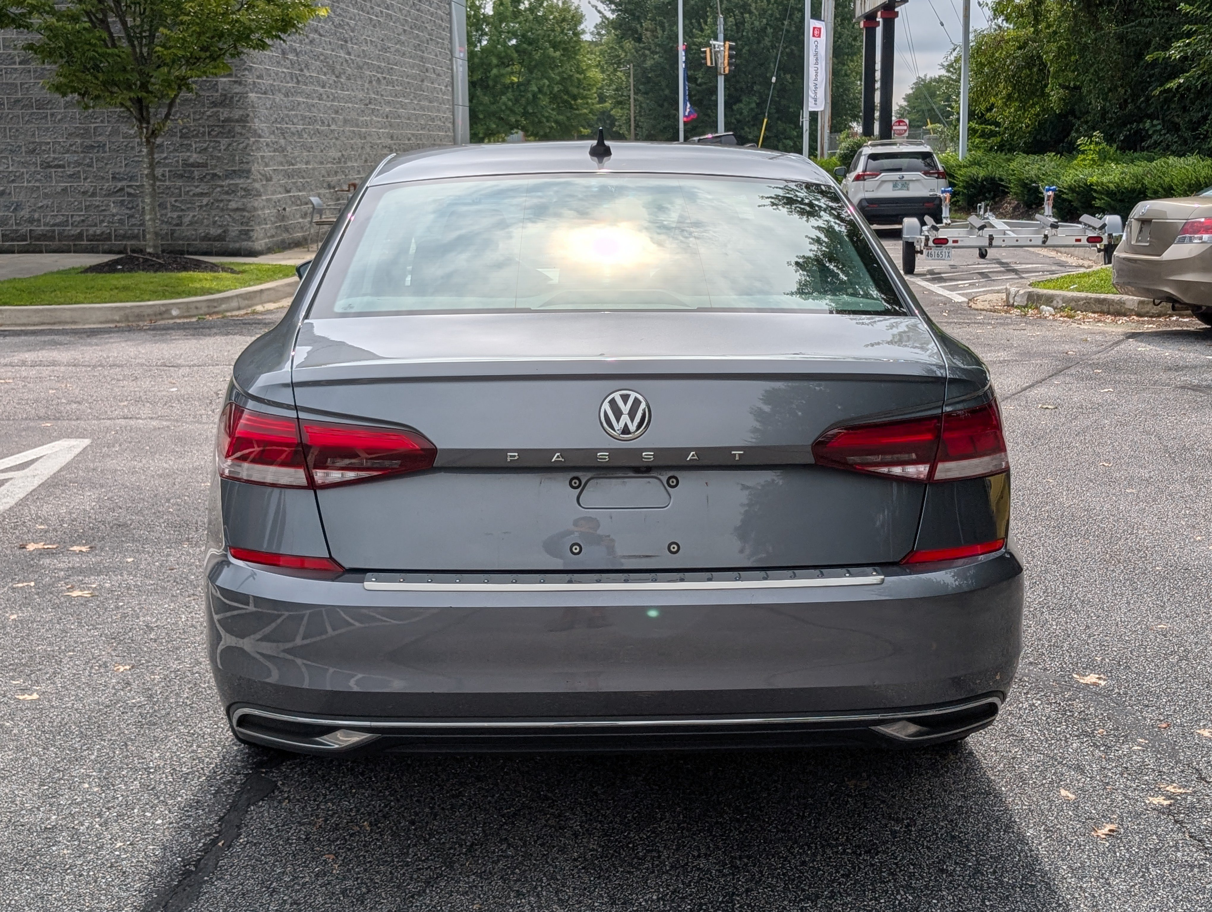 Used 2022 Volkswagen Passat 2.0T SE FWD image 4