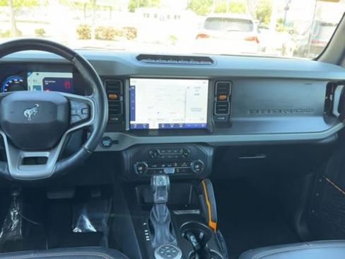 Used 2023 Ford Bronco Badlands AWD/4WD image 4