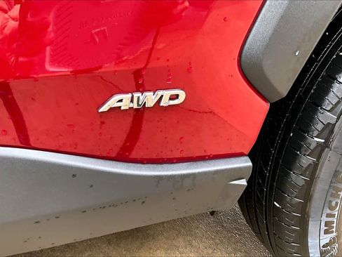 Used 2022 Toyota RAV4 XLE image 31