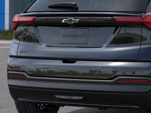 New 2027 Chevrolet Bolt LT w/ Comfort Package FWD image 24