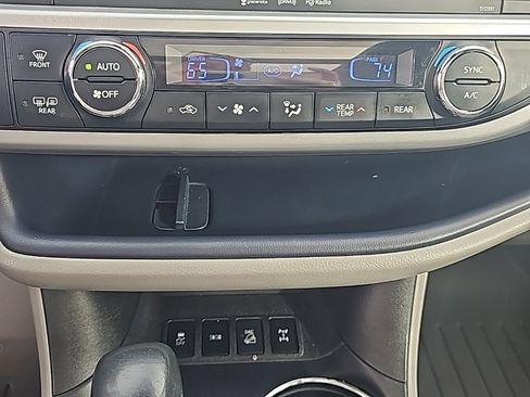 Used 2019 Toyota Highlander Limited Platinum image 25