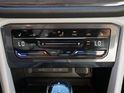 Certified 2022 Volkswagen Tiguan SE image 31