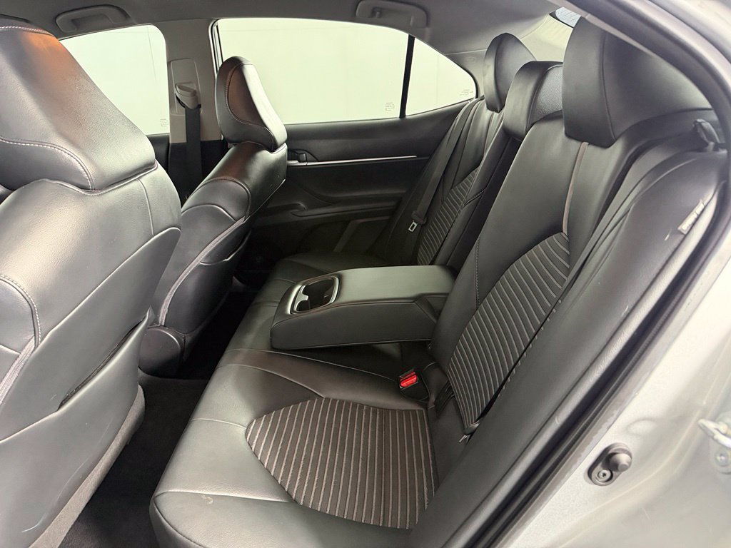 Used 2021 Toyota Camry SE w/ Carpet Mat Package (TMS) FWD image 17