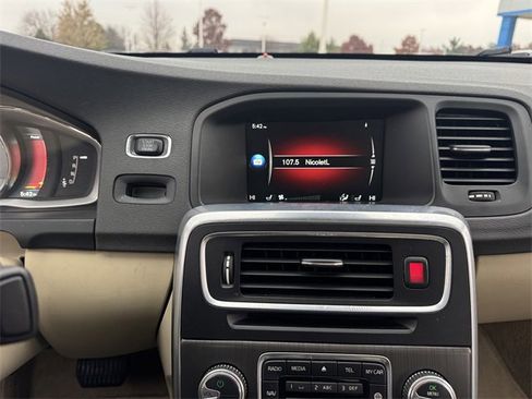 Used 2015 Volvo S60 T5 Premier image 26