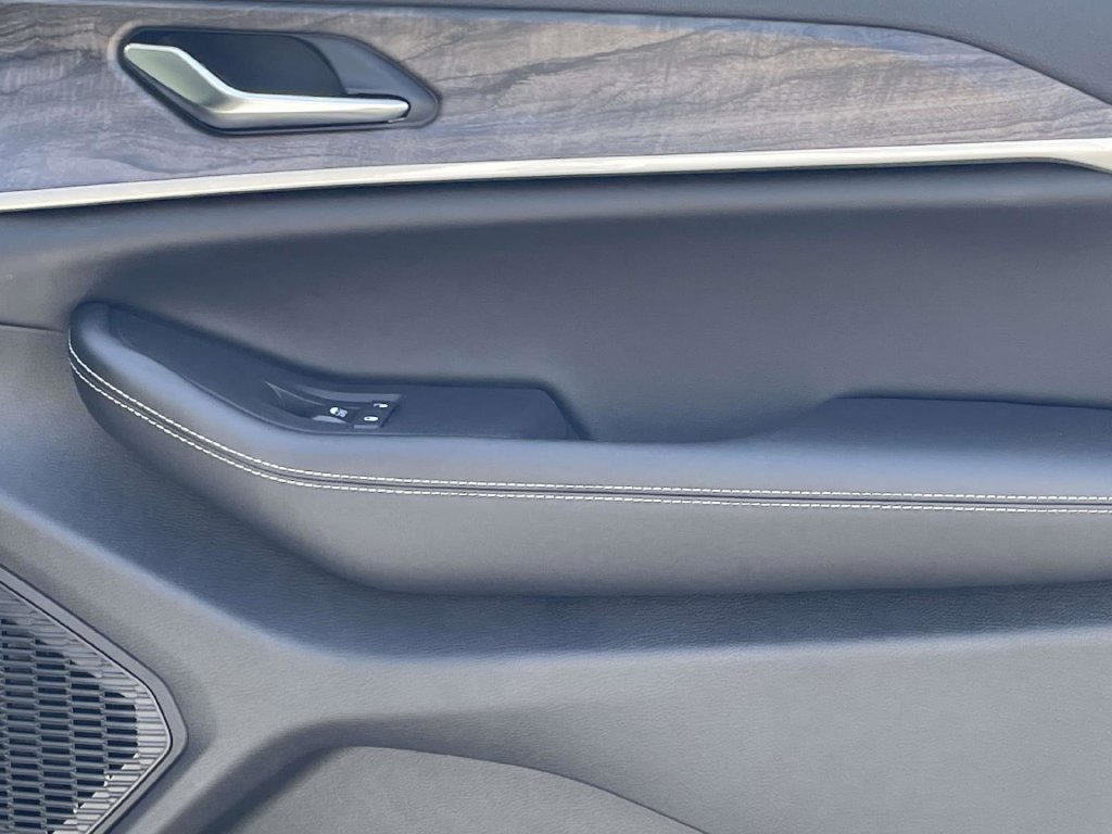 New 2027 Jeep Grand Cherokee Altitude AWD/4WD image 17