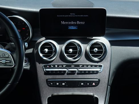 Used 2020 Mercedes-Benz GLC 300 image 8