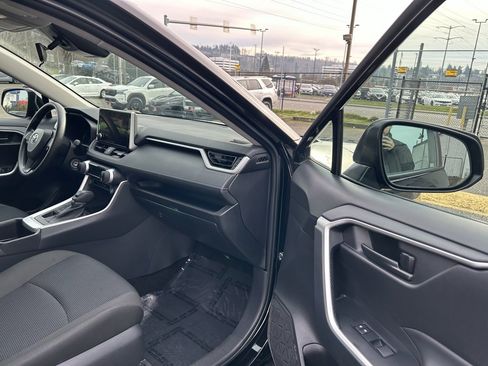 Certified 2025 Toyota RAV4 LE image 15