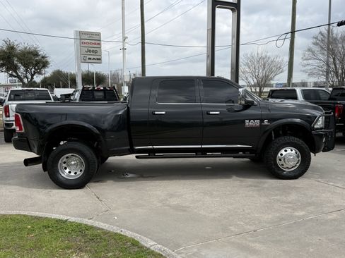 Used 2018 RAM 3500 Laramie Longhorn image 3