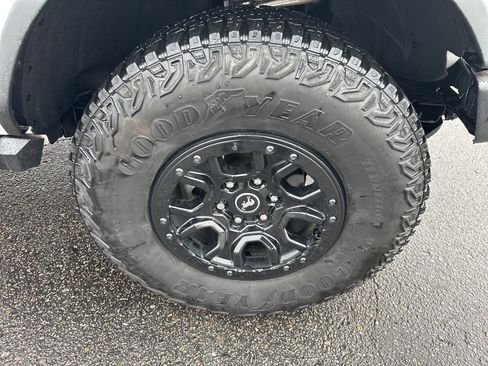 Used 2022 Ford Bronco Wildtrak image 38