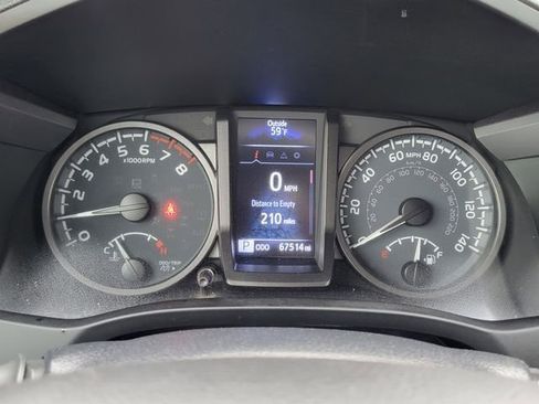 Used 2022 Toyota Tacoma TRD Off-Road AWD/4WD image 13