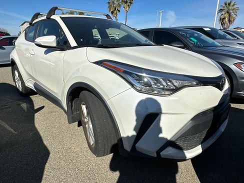 Used 2020 Toyota C-HR LE image 3