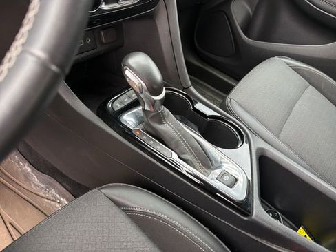 Used 2022 Buick Encore GX Preferred w/ Cold Weather Comfort Package AWD/4WD image 26