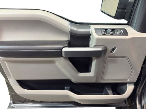 Used 2017 Ford F150 XLT w/ Equipment Group 302A Luxury image 13