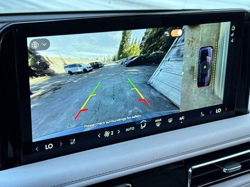 New 2026 Lincoln Aviator AWD w/ Jet Appearance Package image 17