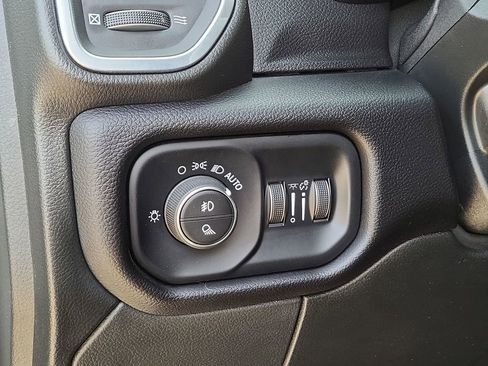 Used 2024 RAM 2500 Laramie w/ Sport Appearance Package image 18