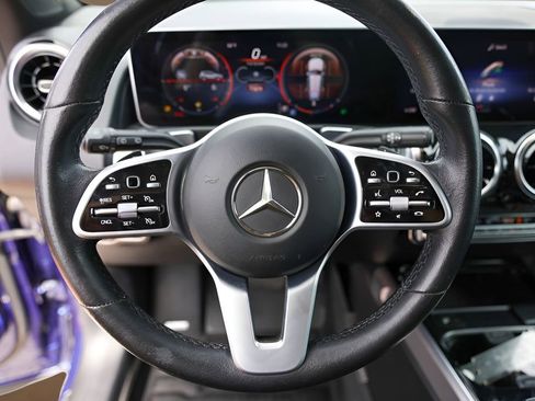 Used 2021 Mercedes-Benz GLB 250 4MATIC image 12