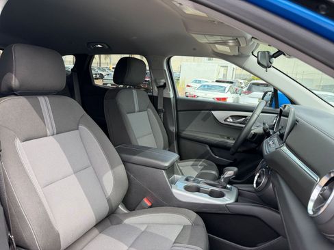 Used 2025 Chevrolet Blazer LT image 36