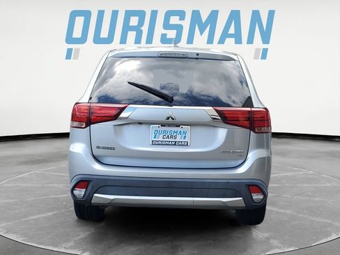 Used 2017 Mitsubishi Outlander SE AWD/4WD image 5