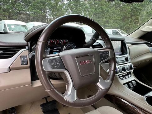 Used 2017 GMC Yukon XL SLE w/ SLE Value Package image 13