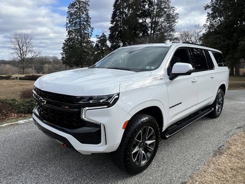 Used 2023 Chevrolet Suburban Z71 w/ Luxury Package image 4