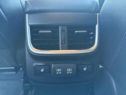 Used 2021 Subaru Outback Limited image 13