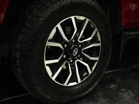 Used 2023 Toyota Tacoma TRD Sport AWD/4WD image 3