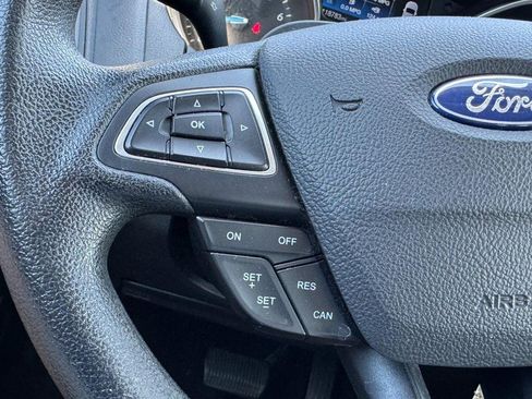 Used 2018 Ford Focus SE FWD image 16