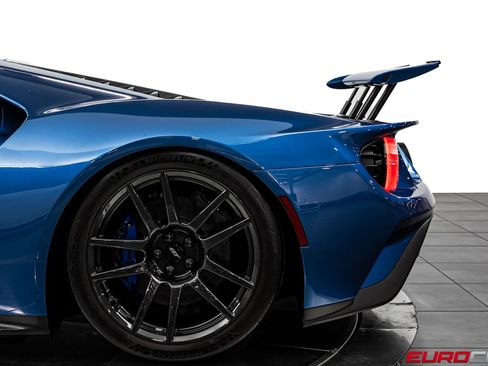 Used 2019 Ford GT RWD image 21