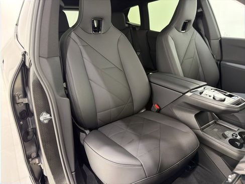 Used 2025 BMW iX xDrive50 w/ Premium Package image 19