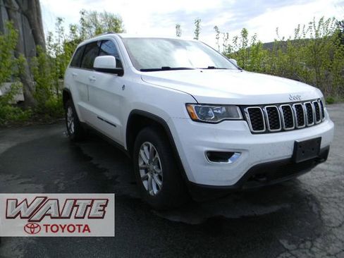 Used 2021 Jeep Grand Cherokee Laredo AWD/4WD image 1