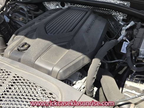 Used 2023 Porsche Macan Turbo AWD/4WD image 19