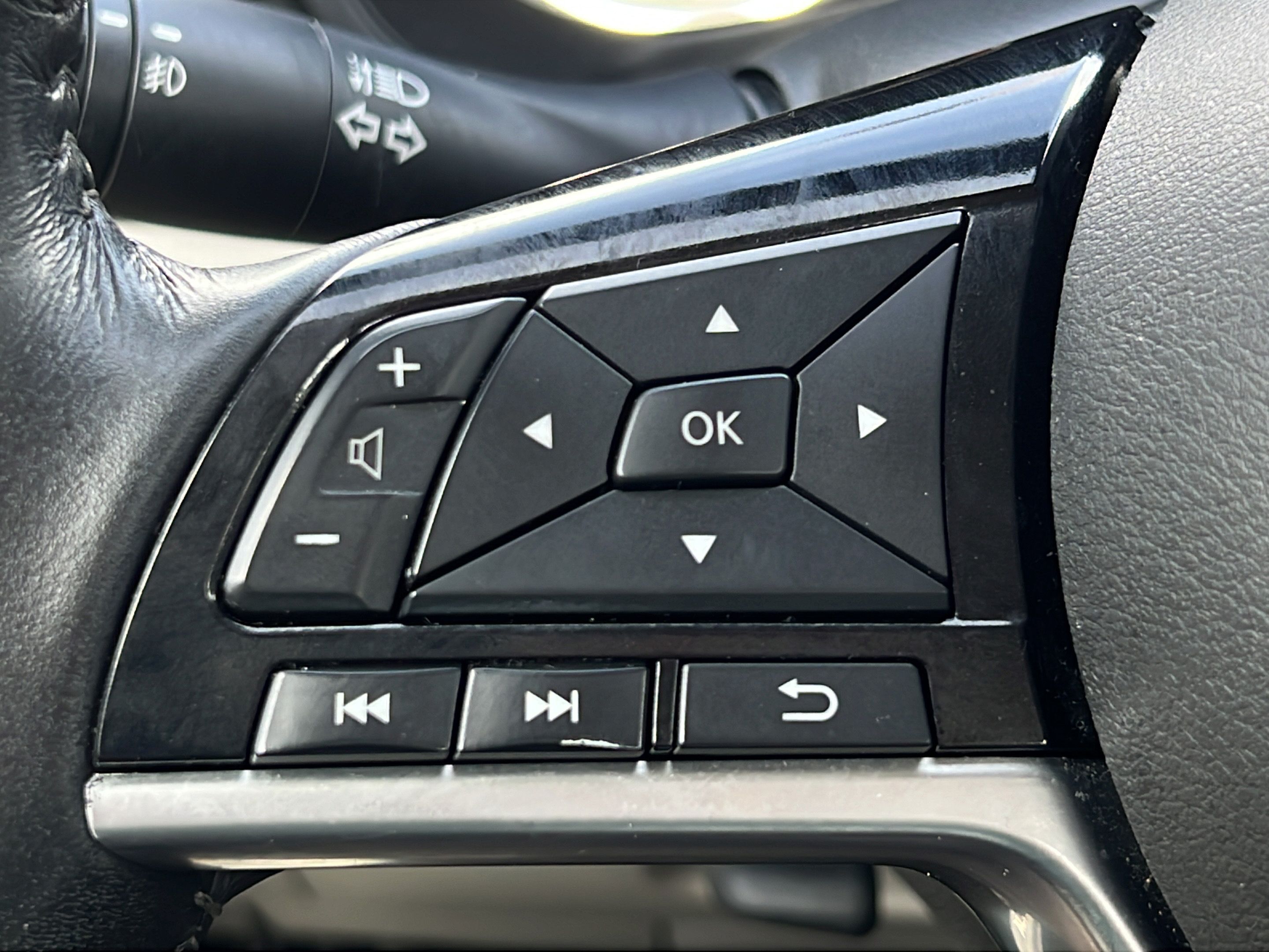 Used 2020 Nissan Altima 2.5 Platinum FWD image 21