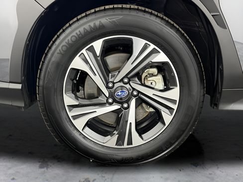 Used 2025 Subaru Crosstrek 2.5i Premium AWD/4WD image 27