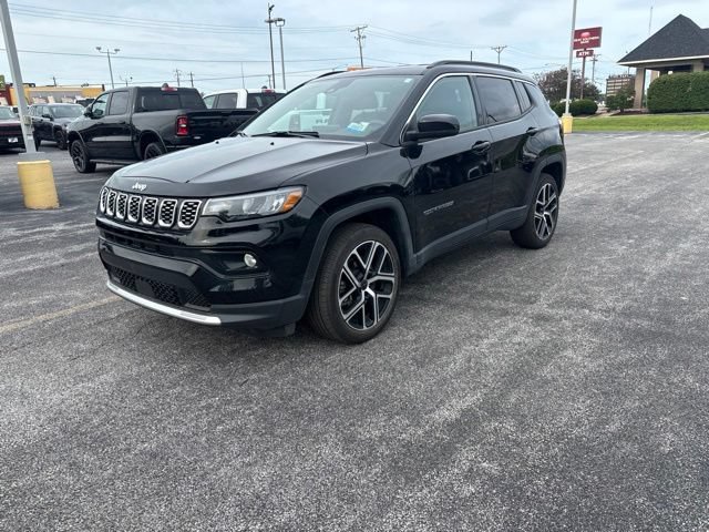 Used 2025 Jeep Compass Limited AWD/4WD image 1
