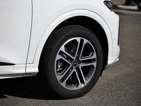 New 2025 Audi Q5 Premium image 4