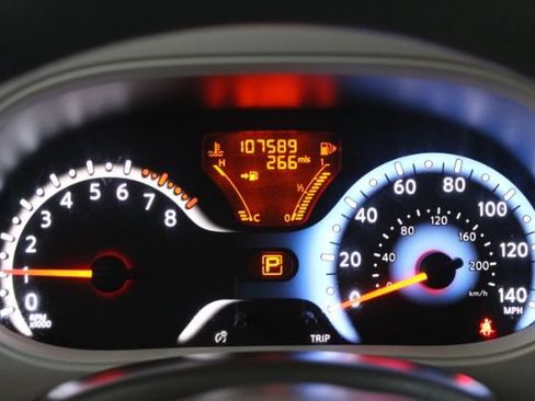 Used 2009 Nissan Cube 1.8 S w/ Interior Designer Pkg FWD image 17