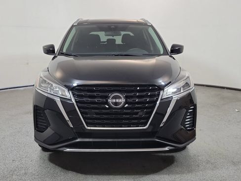 Used 2022 Nissan Kicks SV FWD image 2