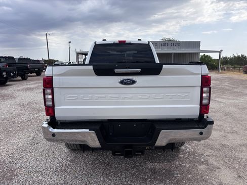 Used 2021 Ford F350 XLT w/ XLT Premium Package AWD/4WD image 4