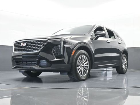 Used 2024 Cadillac XT4 Premium Luxury image 61