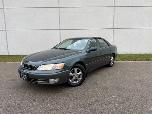 Used 1999 Lexus ES 330 image 1