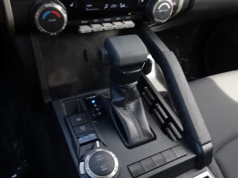 Used 2025 Toyota Tacoma SR5 AWD/4WD image 35