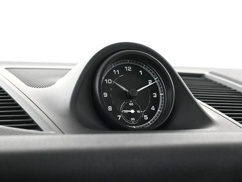 New 2026 Porsche Macan image 18