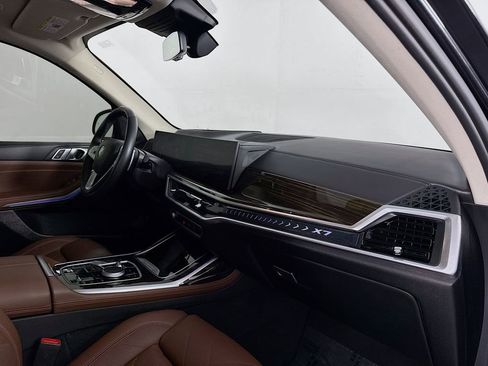 Used 2023 BMW X7 xDrive40i w/ Climate Comfort Package image 30