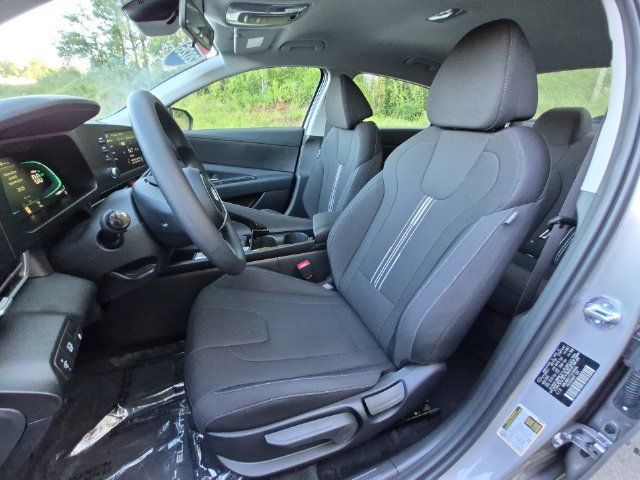 Used 2026 Hyundai Elantra Hybrid FWD image 27